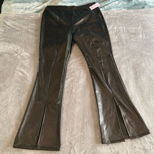 🍁Fall Trend Alert! NWT High Waisted Faux Leather Flare Leggings